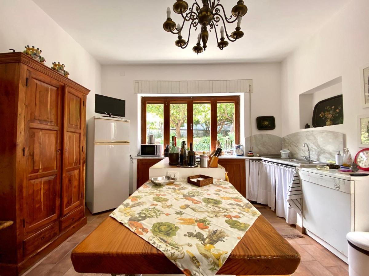 Villa Tana Pacenzia تْشيفالو المظهر الخارجي الصورة