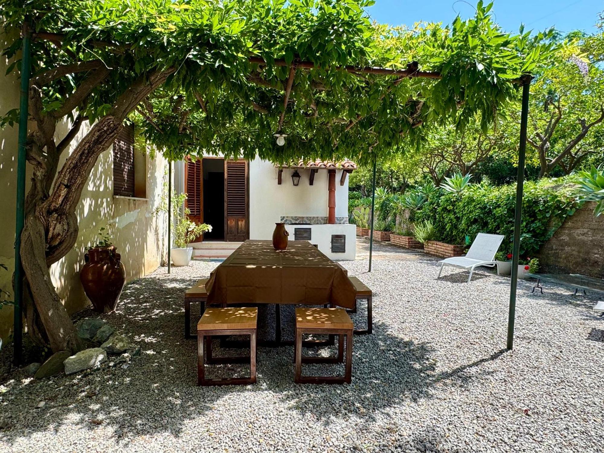 Villa Tana Pacenzia تْشيفالو المظهر الخارجي الصورة